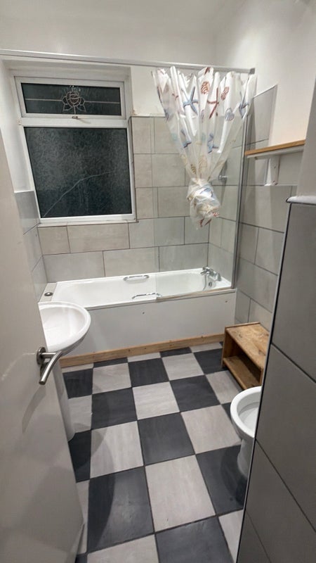Room Lea Bridge Road in Greater London
