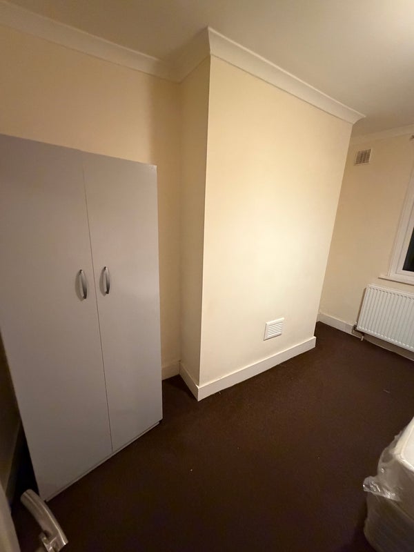 Room Lea Bridge Road in Greater London