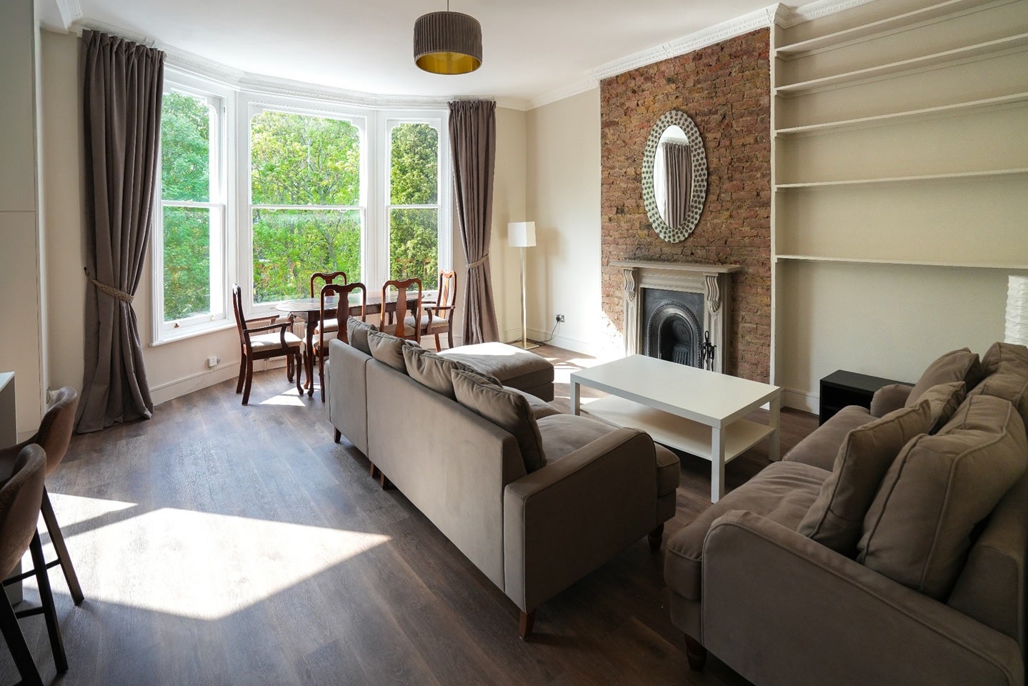 Flat Josephine Avenue in Greater London