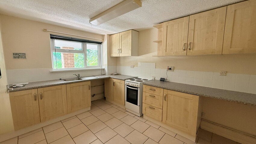 Flat Crownhill Court in Torquay