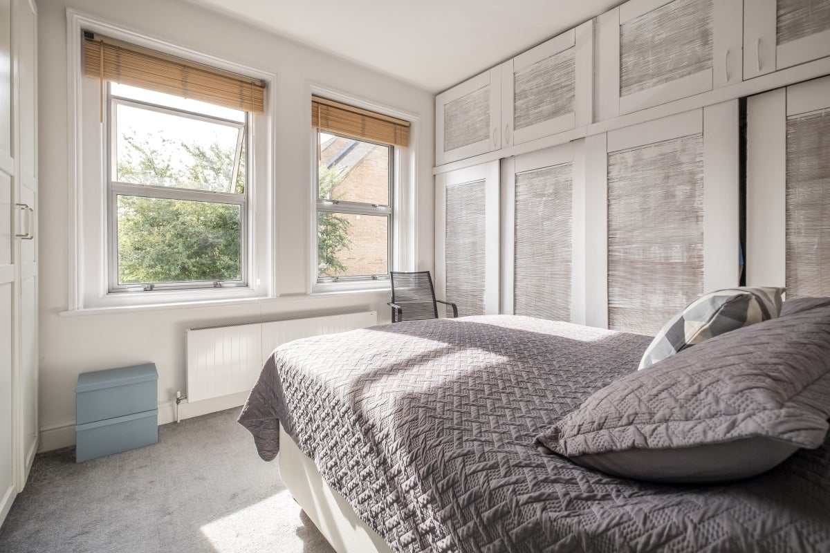Flat Heathfield Square in Greater London