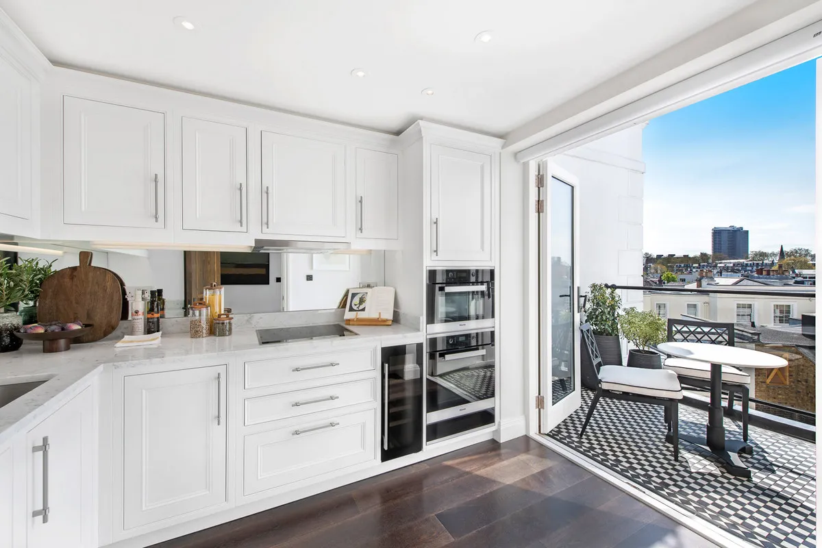 Flat Prince of Wales Terrace in Greater London