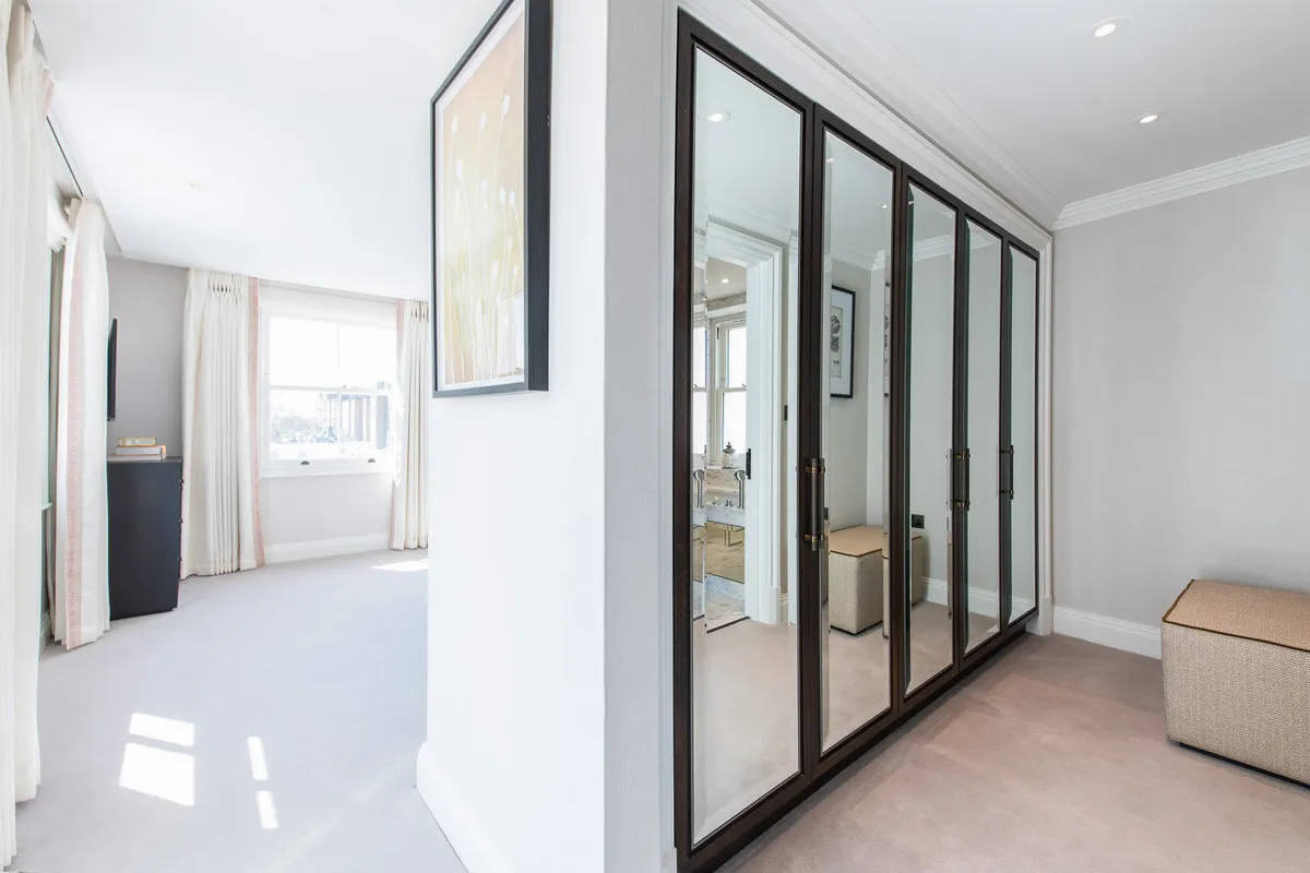 Flat Prince of Wales Terrace in Greater London