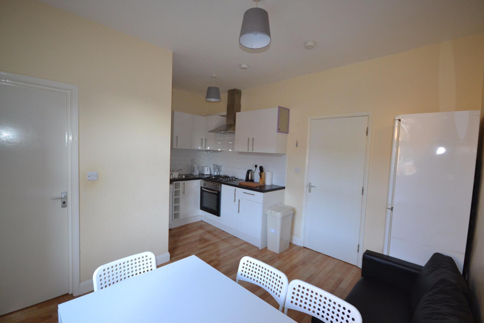 Room Glynne Road in Greater London
