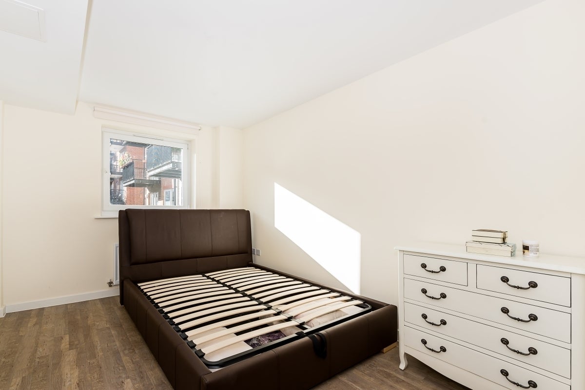 Flat Skerne Road in Greater London