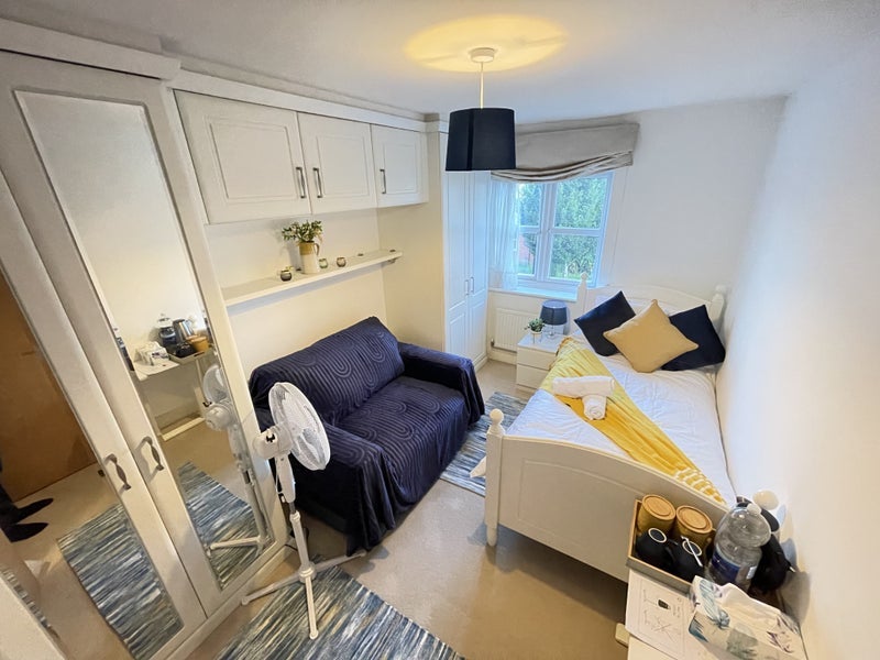 Room Daylesford Grove in Slough