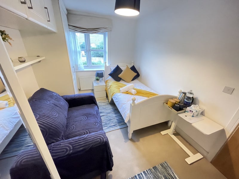 Room Daylesford Grove in Slough