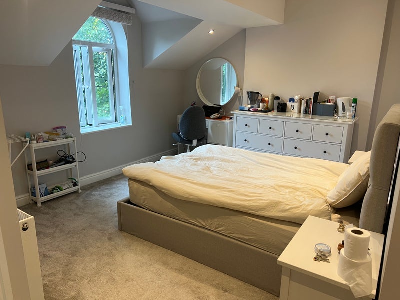 Room Deerpark Road in Manchester