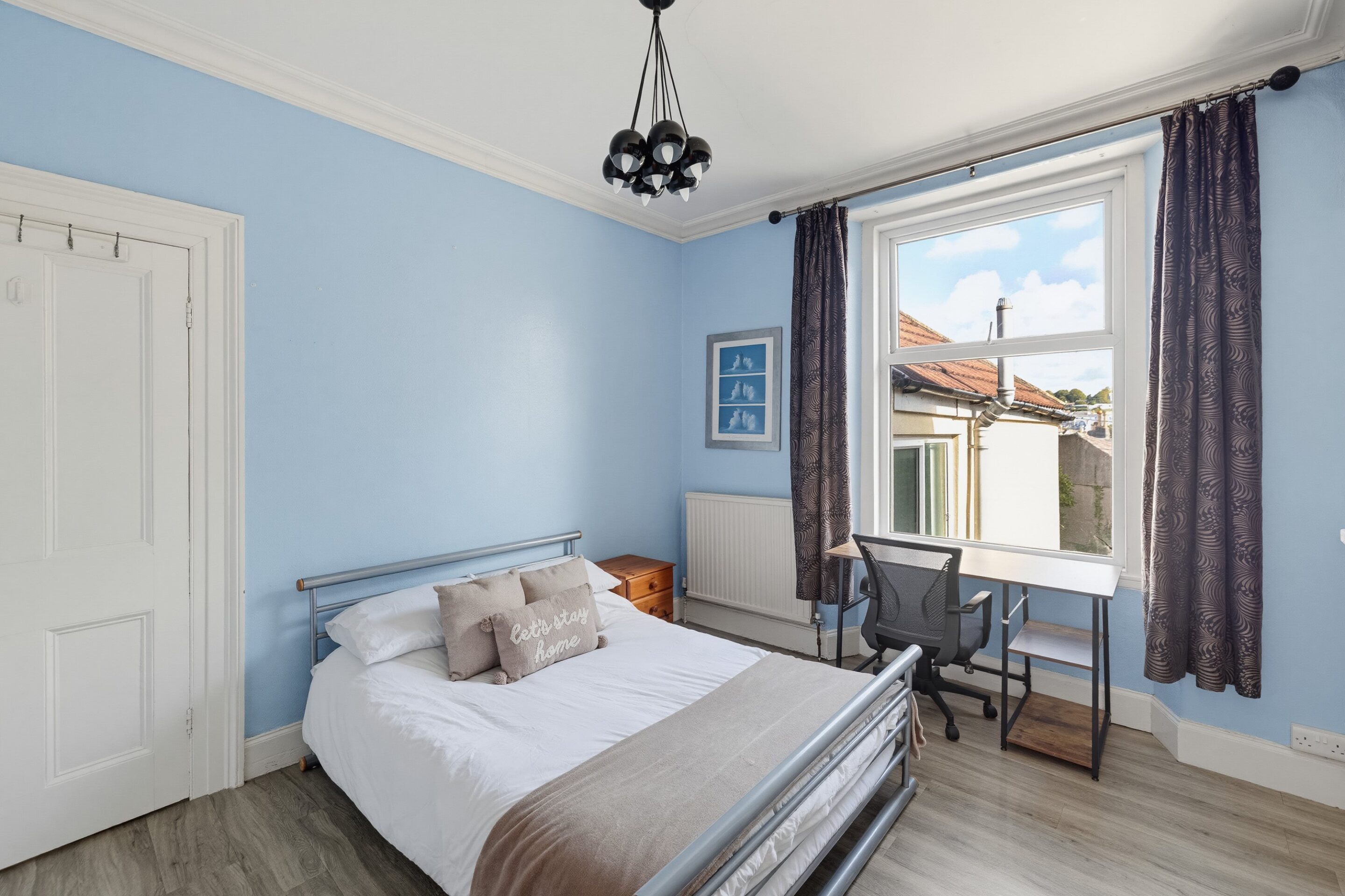 Room Alexandra Road in Plymouth
