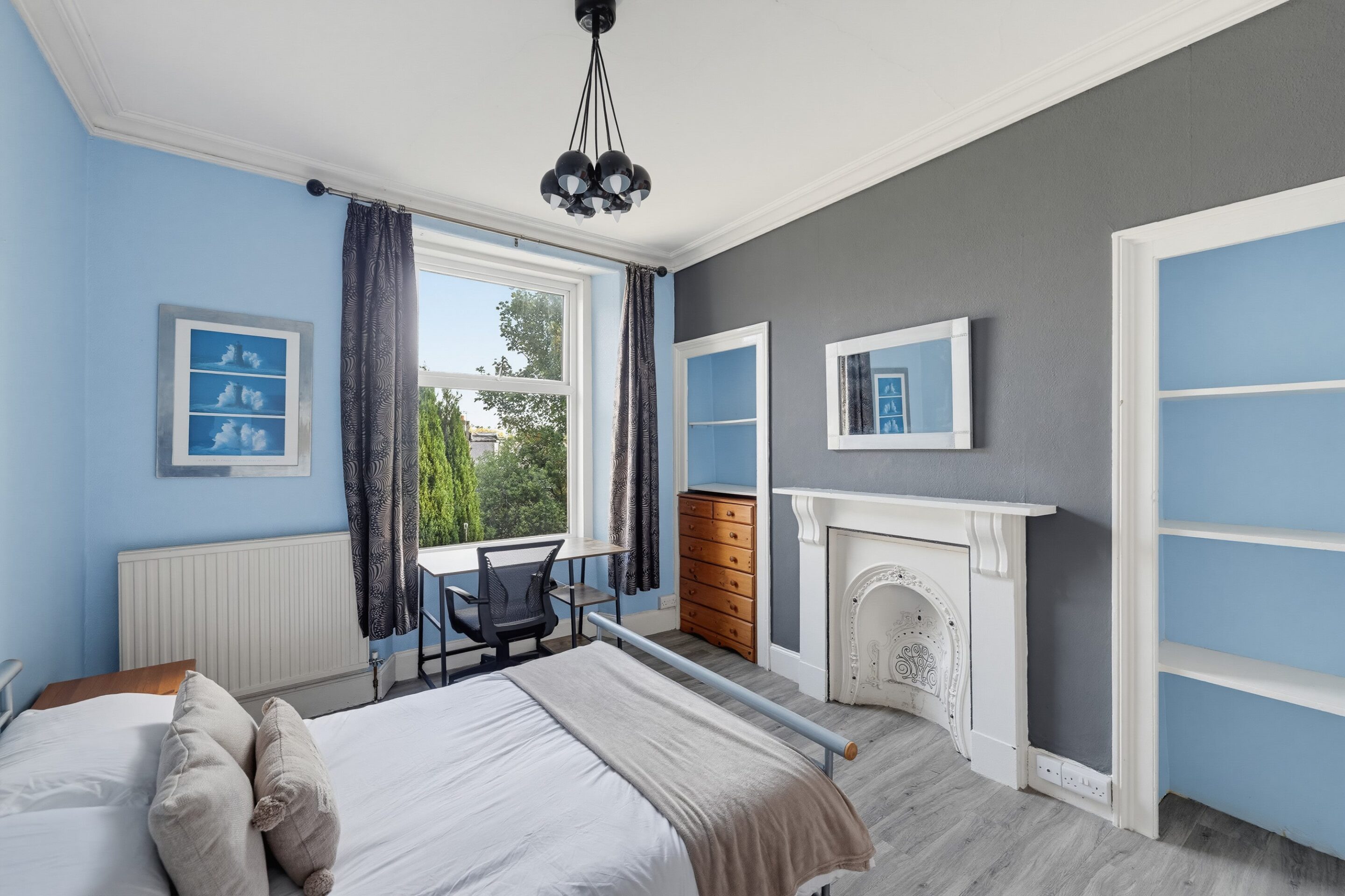 Room Alexandra Road in Plymouth