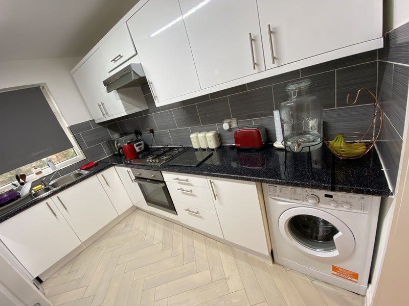 Room Bushey Down in Greater London