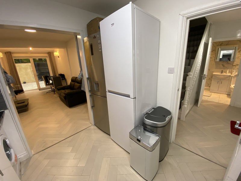 Room Bushey Down in Greater London
