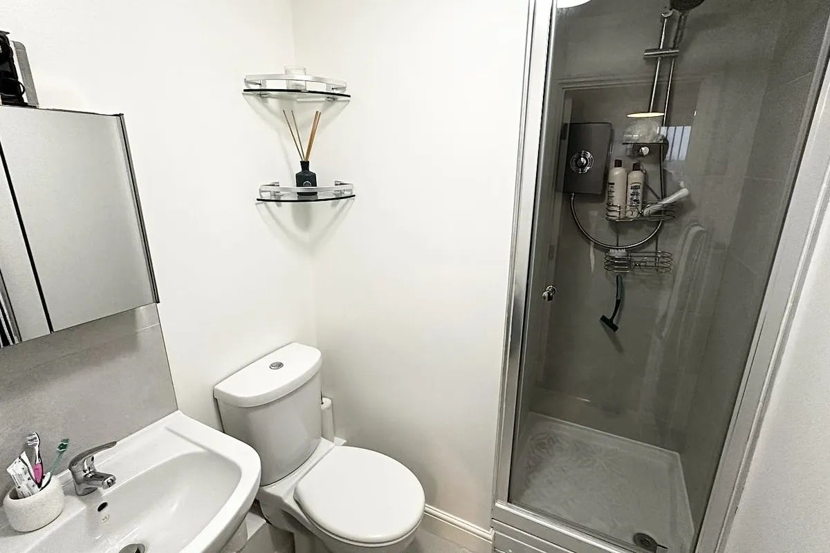 Flat Leatham Avenue in Rawmarsh