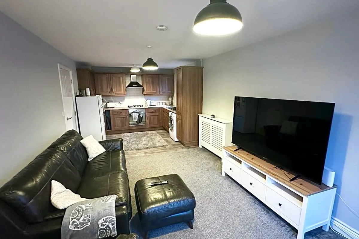 Flat Leatham Avenue in Rawmarsh
