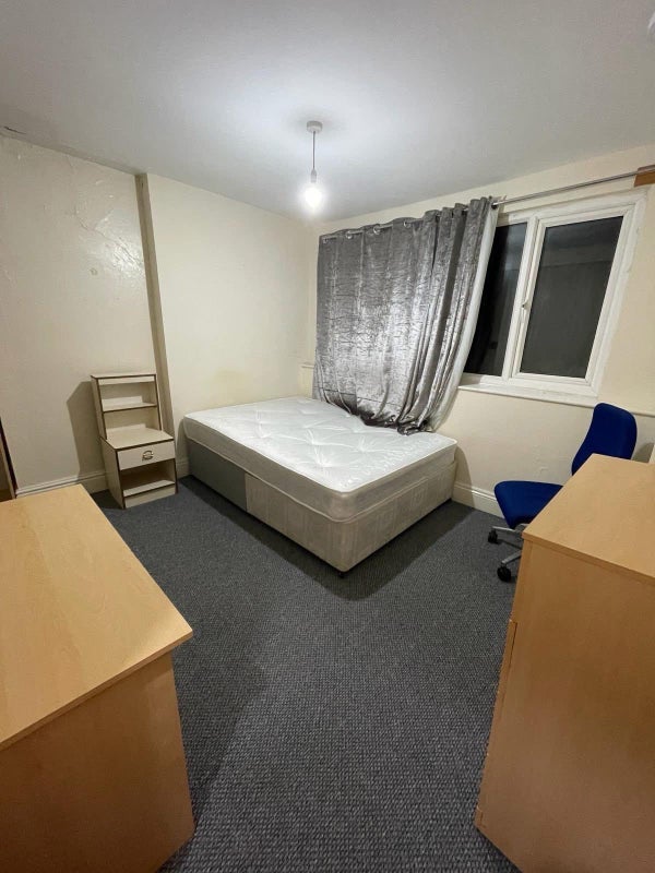 Room Back Spring Grove Walk in Leeds