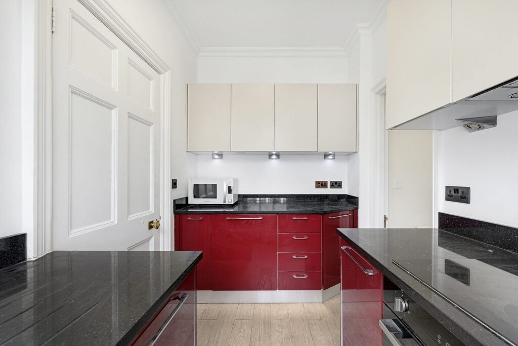 Flat Catherine Place in City of Westminster