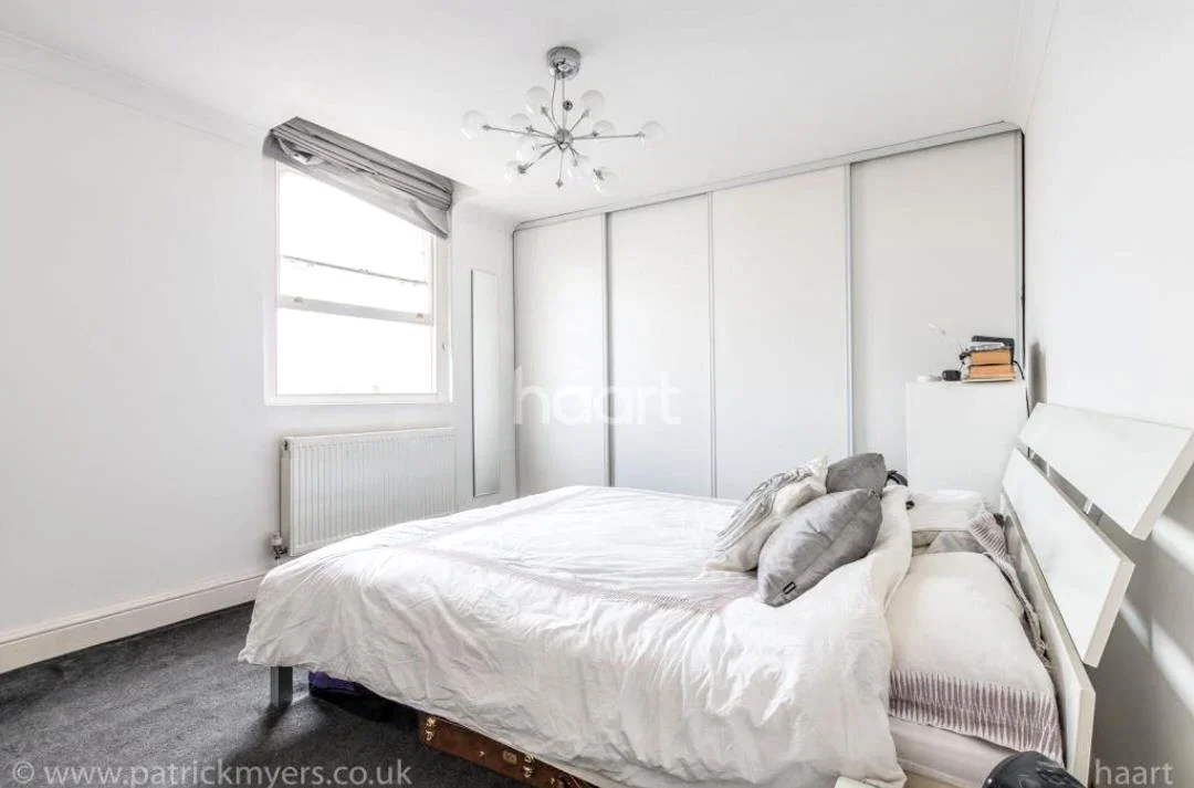 Flat Heber Road in Greater London