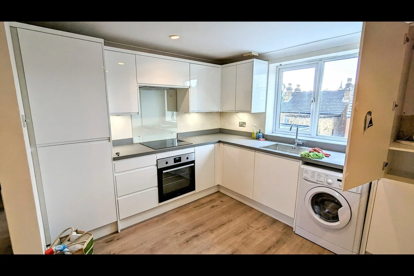 Flat Heber Road in Greater London