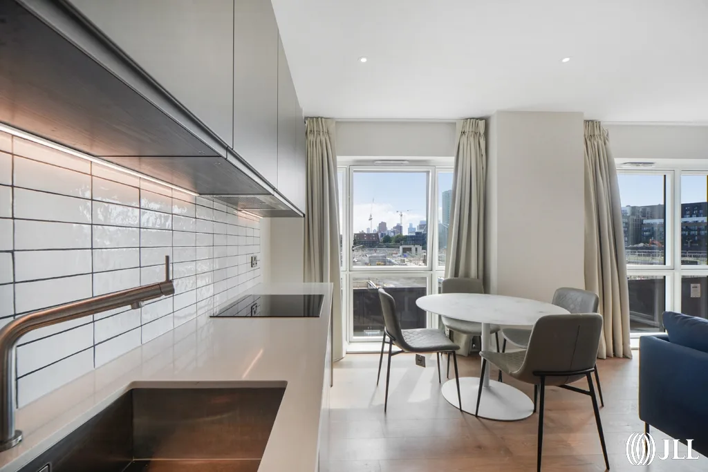 Flat Zinc Street in Greater London