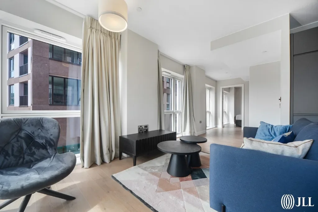 Flat Zinc Street in Greater London