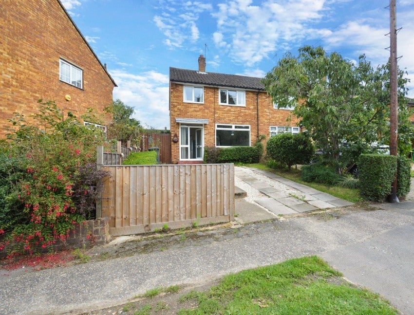 House Lynch Hill Lane in Slough
