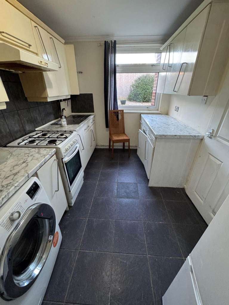 Flat Gerard Gardens in Greater London
