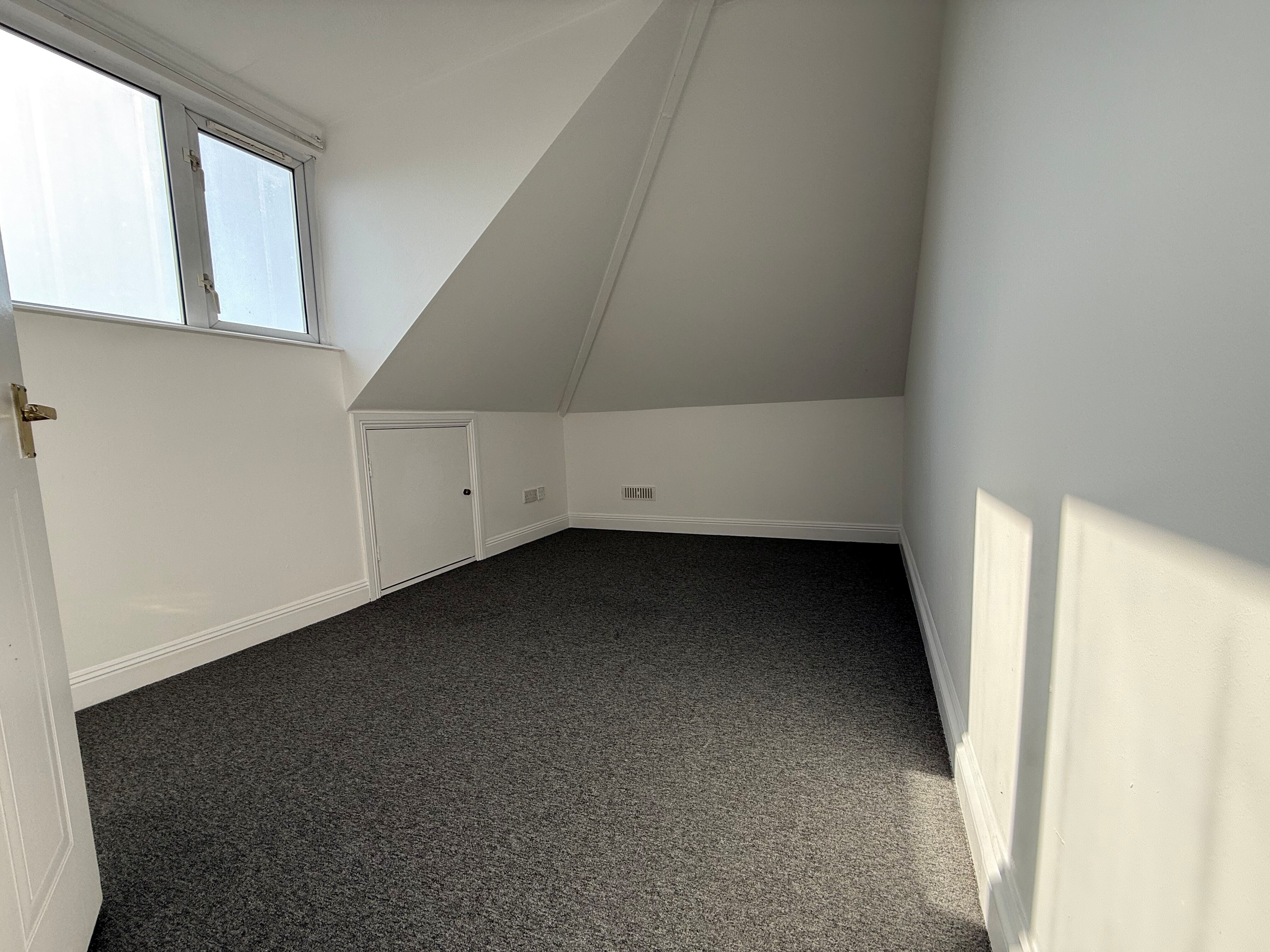 Flat Landguard Road in Southampton