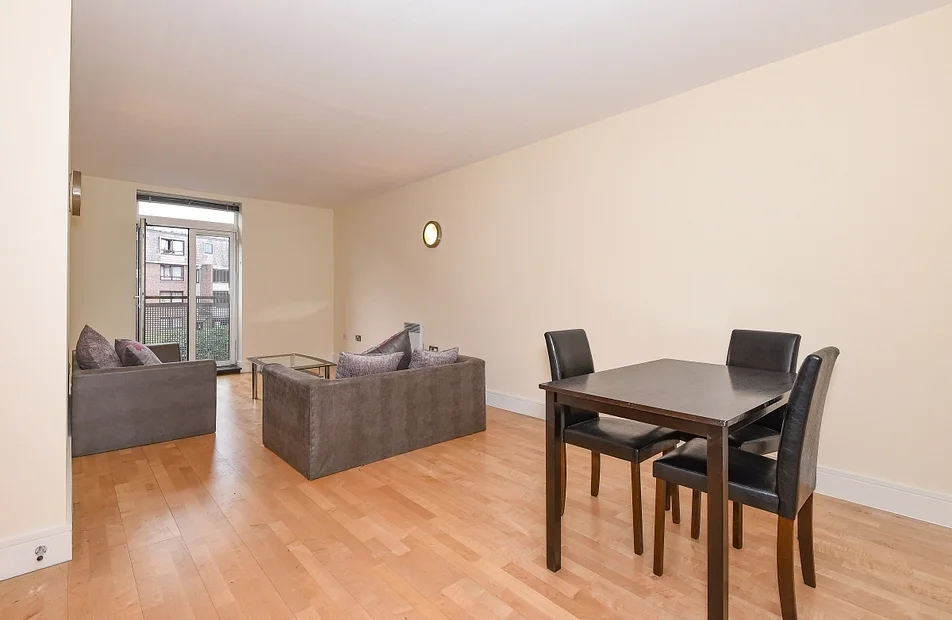 House Peckham Grove in Greater London