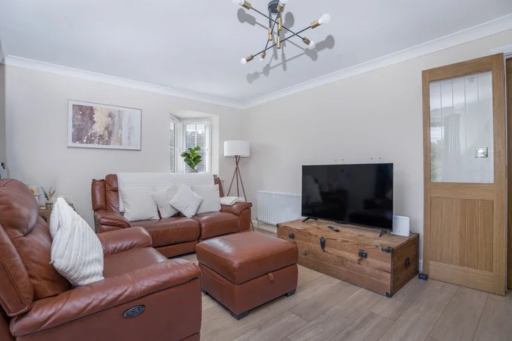 Flat Poplar Close in Slough