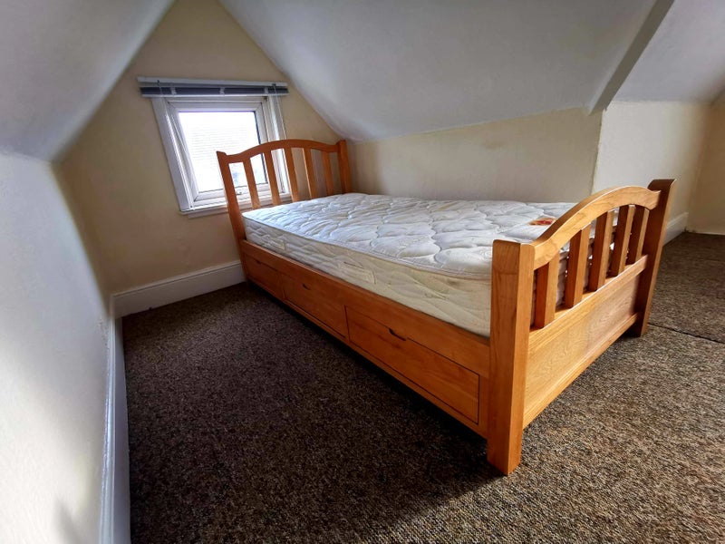 Room Bournemouth Road in Poole