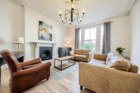 Flat Warwick Place in Royal Leamington Spa
