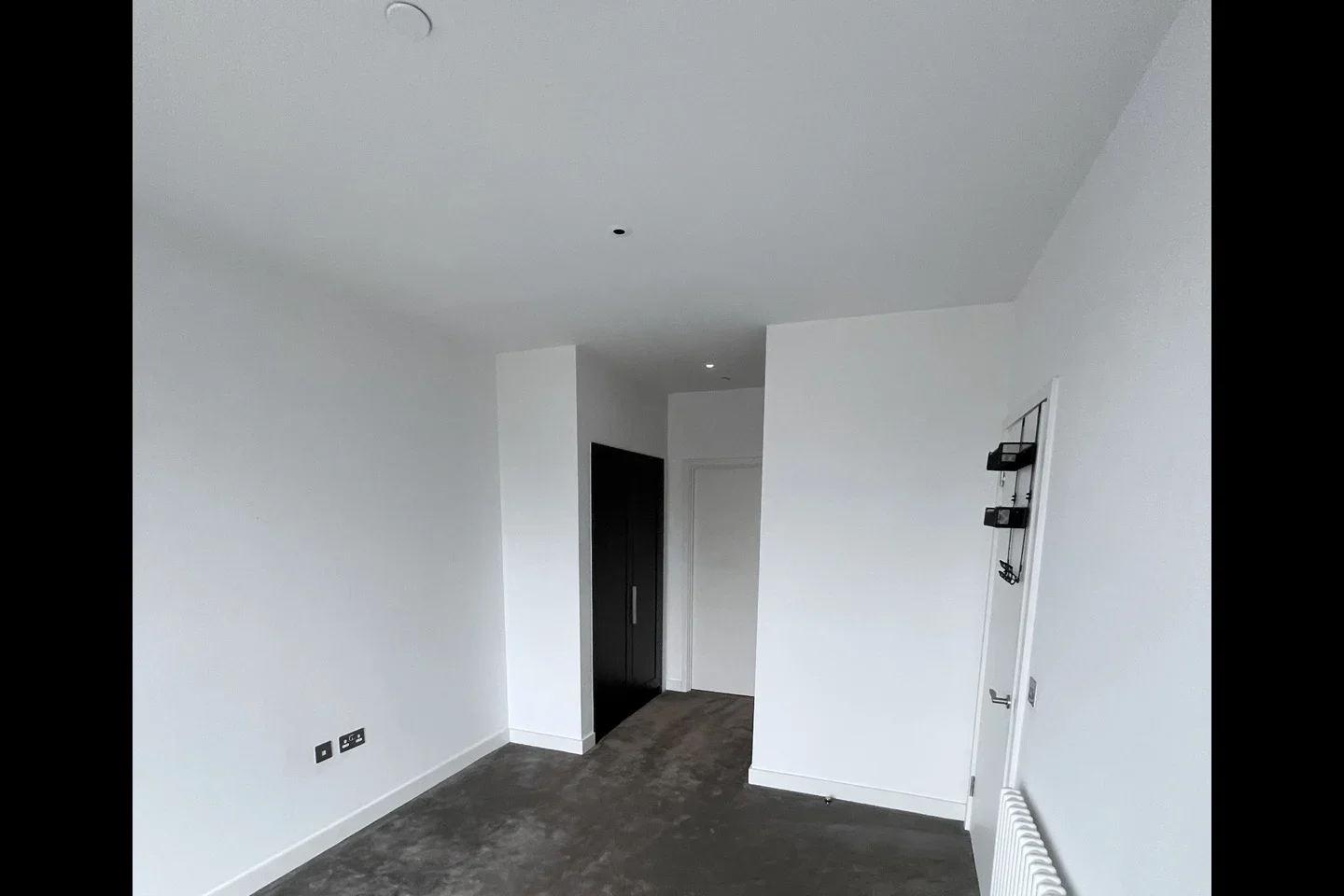 Flat Botanic Square in Greater London