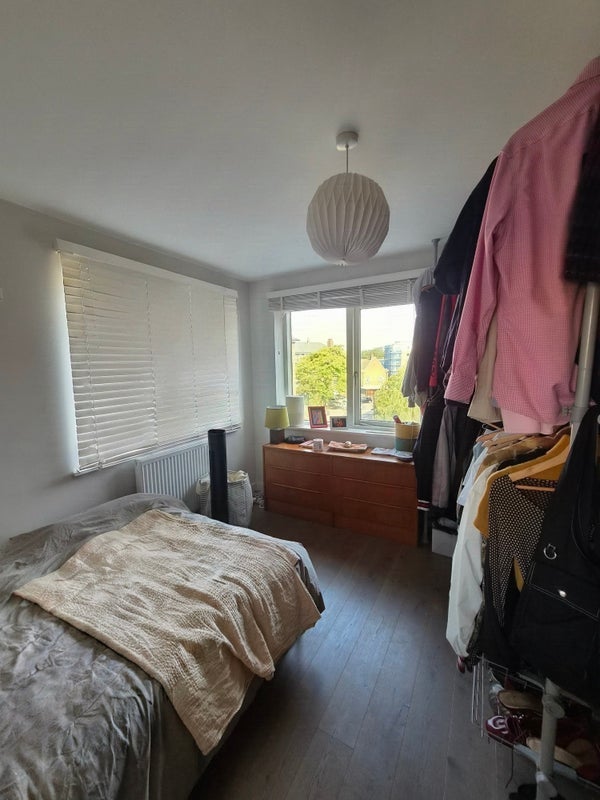 Room Darwen Place in Greater London