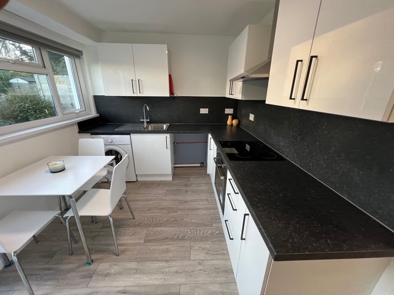 Room Jermaynes in Basildon