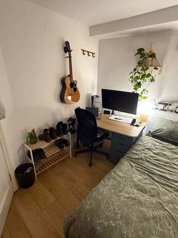 Room Branksome Road in Greater London