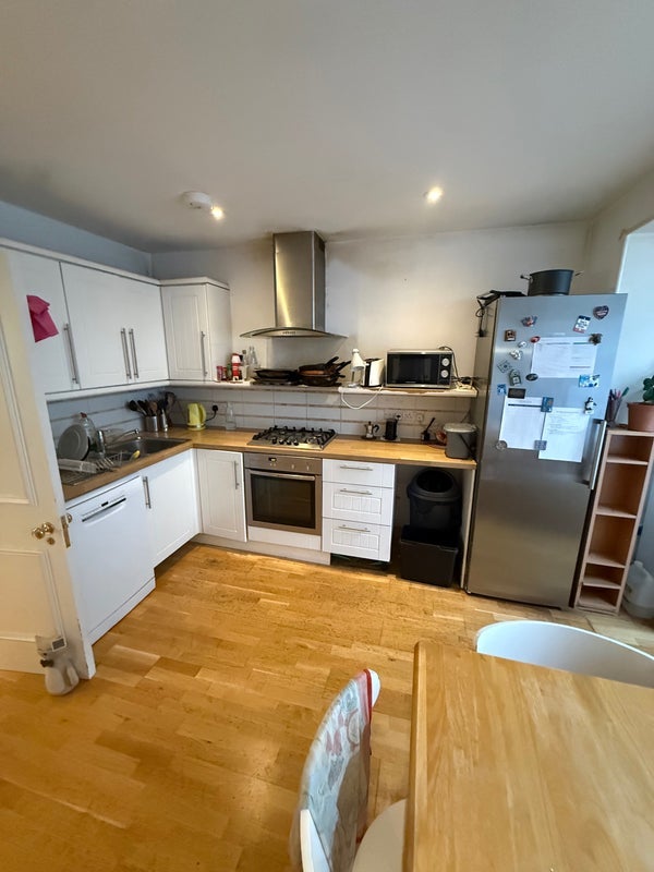 Room Branksome Road in Greater London