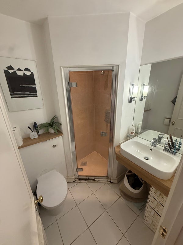 Room Branksome Road in Greater London