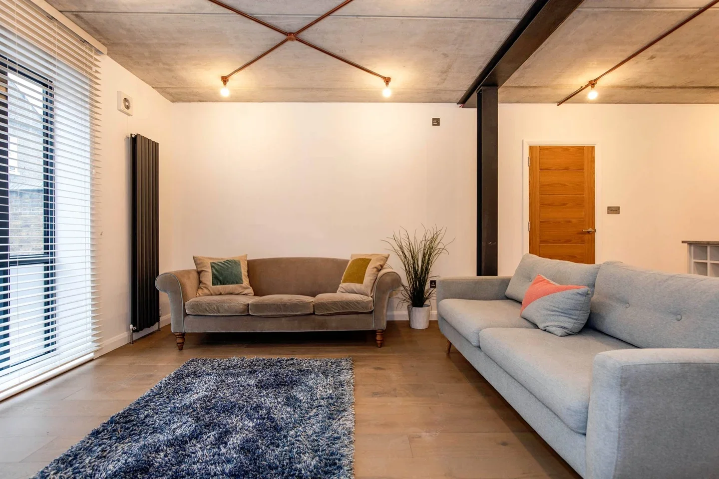 Flat Medfield Street in Greater London