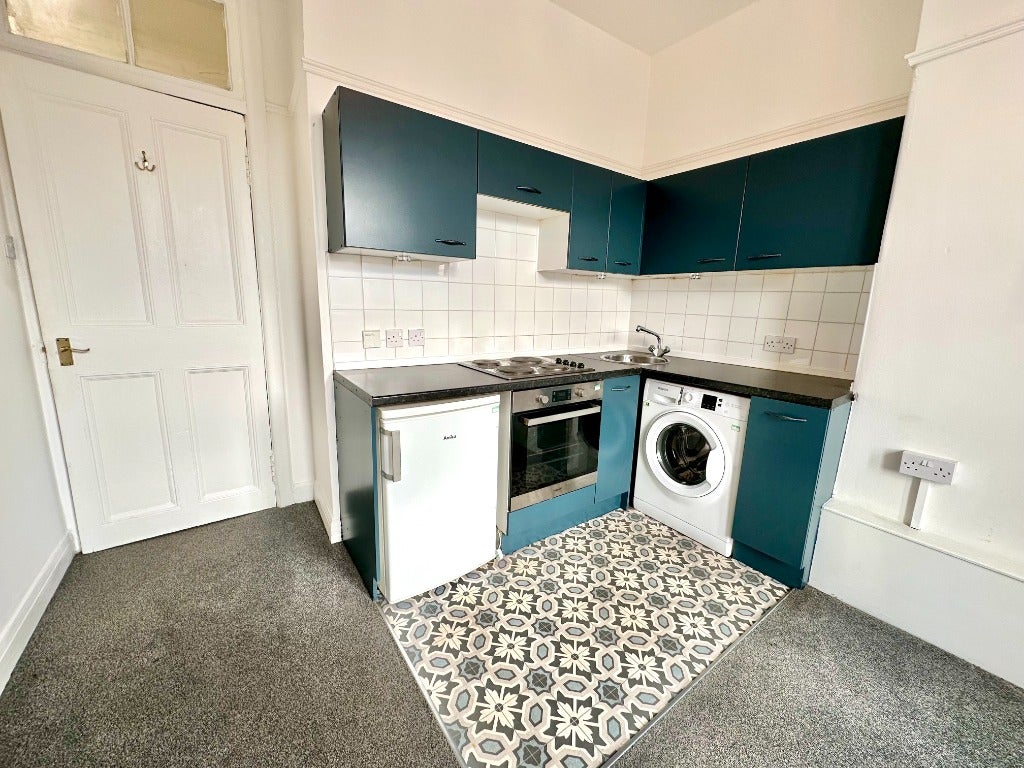 Flat Dumbarton Road in Glasgow