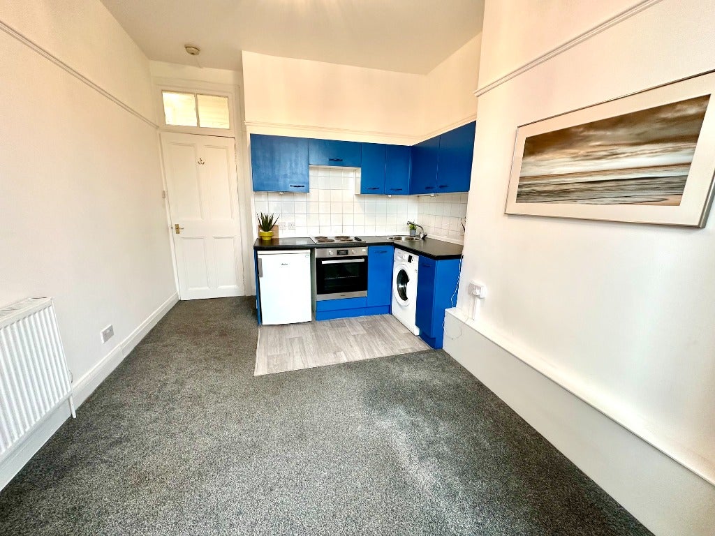 Flat Dumbarton Road in Glasgow