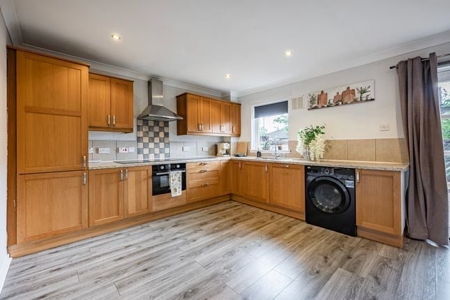 Room Dalmarnock Road in Glasgow