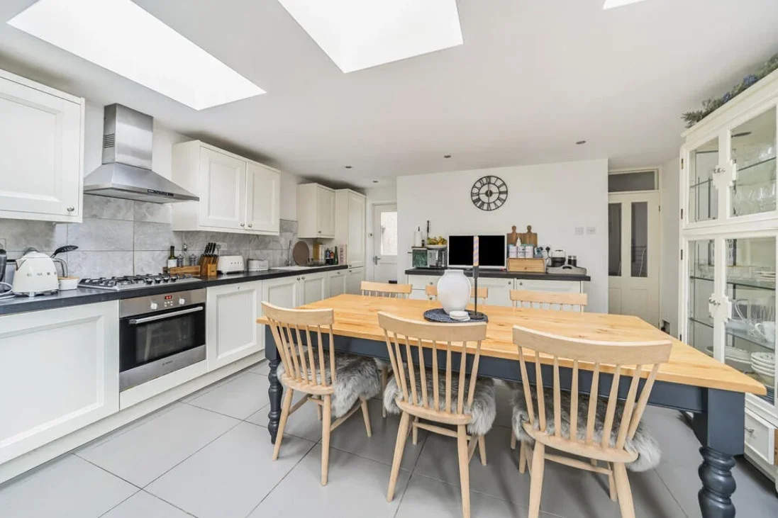 Flat Callcott Road in Greater London