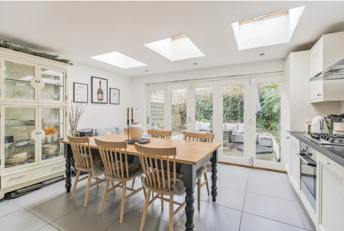 Flat Callcott Road in Greater London