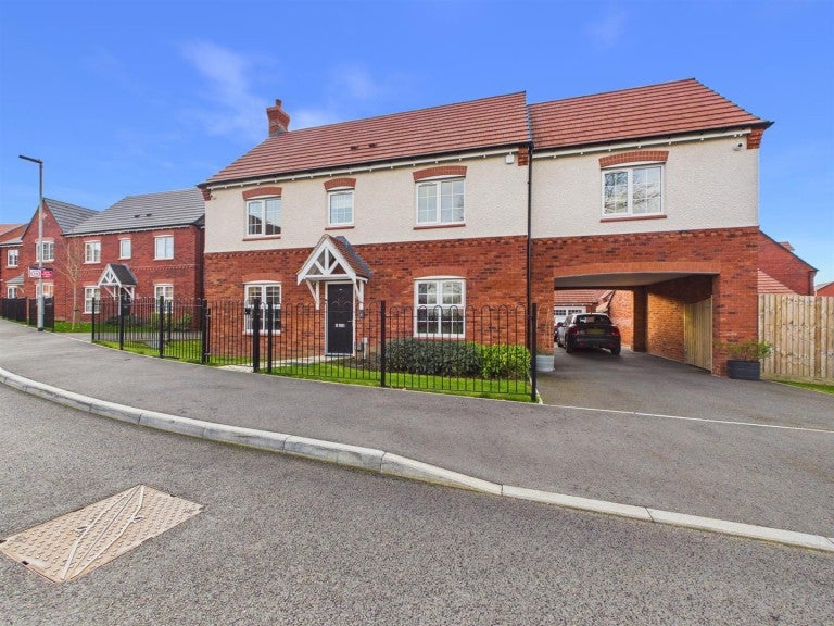 House Sheppard Drive in Oadby and Wigston
