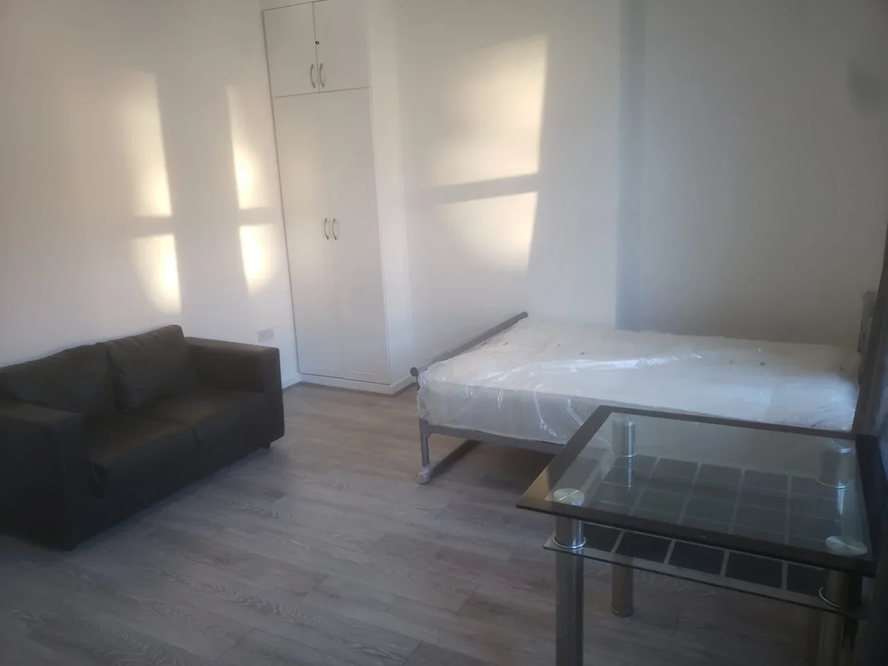 Flat Tylecroft Road in Greater London