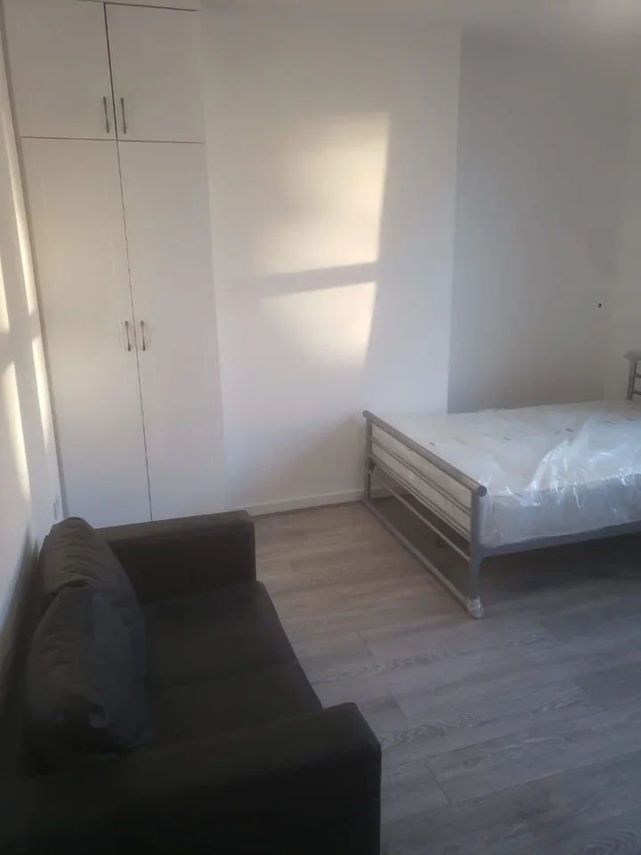 Flat Tylecroft Road in Greater London