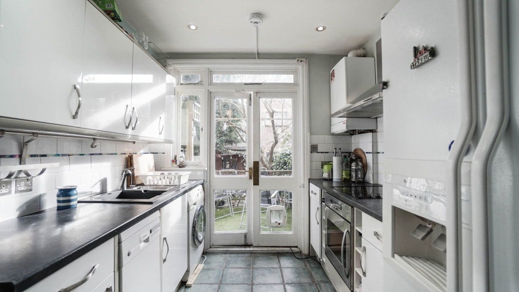 Room Southborough Road in Greater London