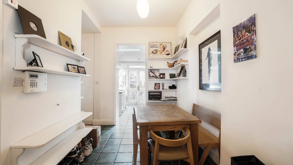 Room Southborough Road in Greater London