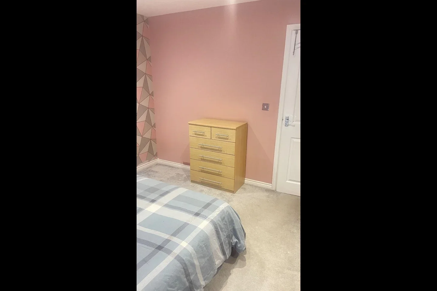 Room Park House Farm Way in Havant