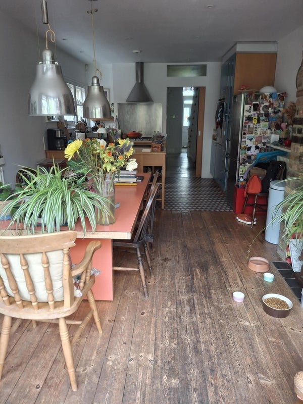Room Pemberton Road in Greater London